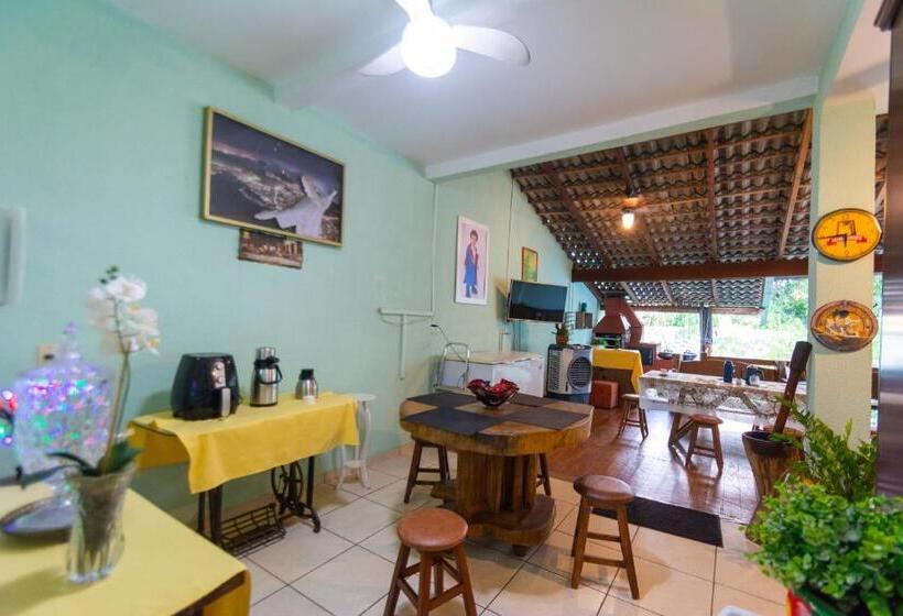 פנסיון Hostel Dikasa