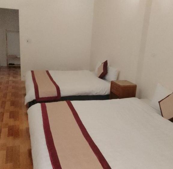 پانسیون Moc S House