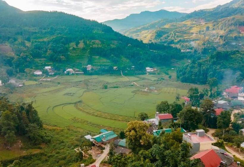 پانسیون Moc S House