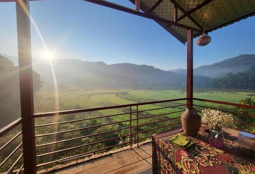 پانسیون Moc S House