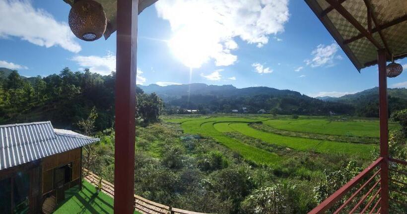 پانسیون Moc S House