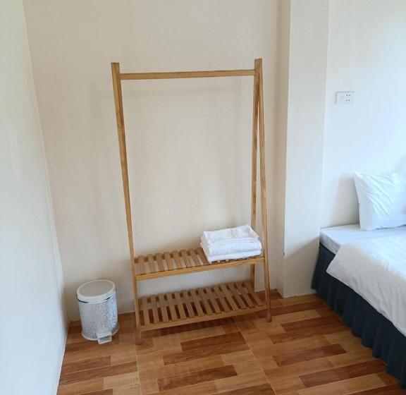 پانسیون Moc S House