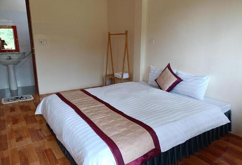 پانسیون Moc S House