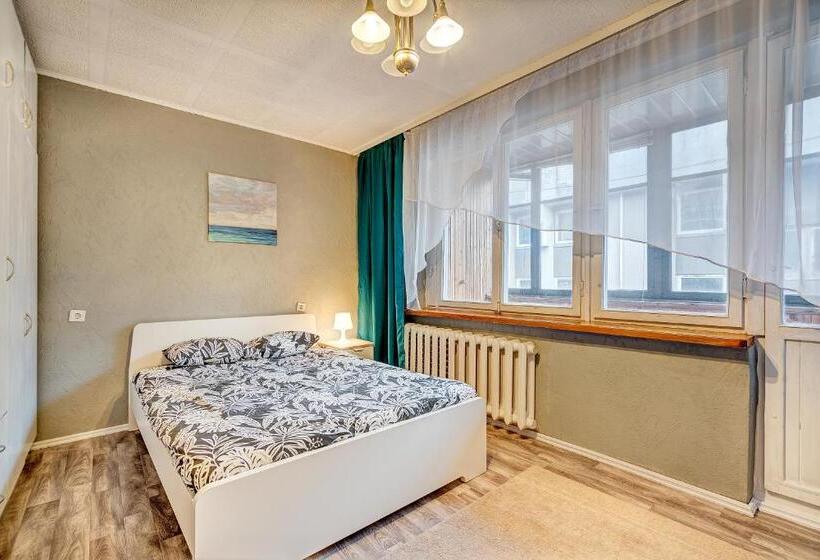 بنسيون Private Rooms With Balcony Next To Station