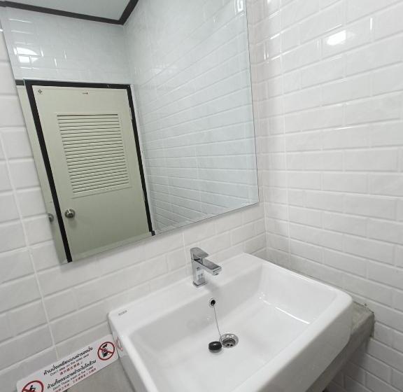 Пансион Wora Home Huahin