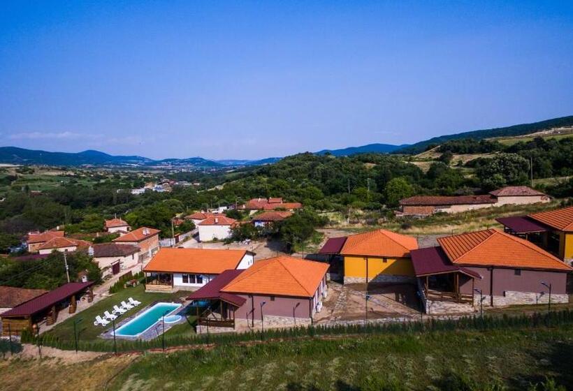 منتجع етно комплекс поп грую бански