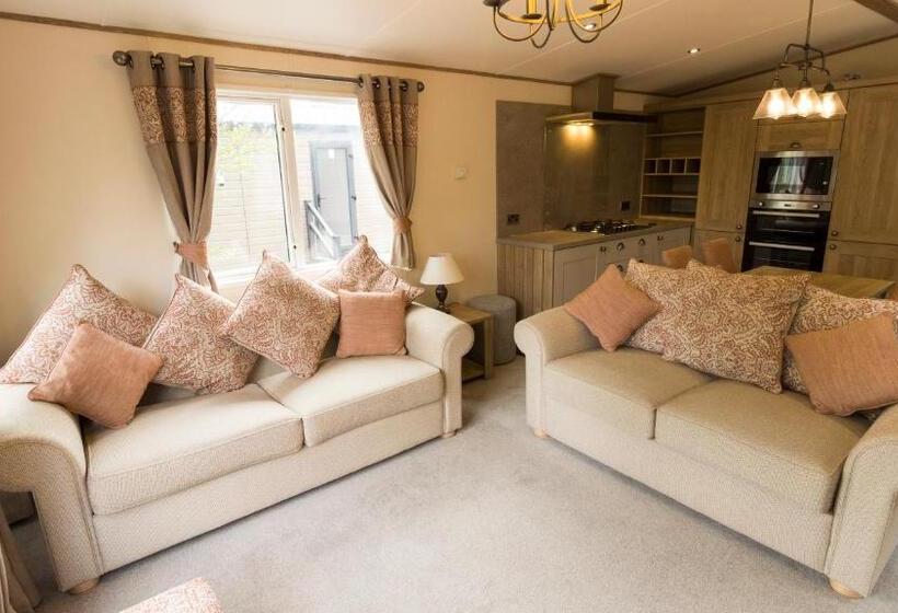 منتجع Hunters Quay Holiday Village