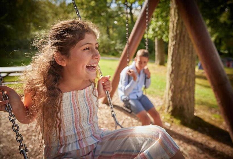 منتجع Hunters Quay Holiday Village