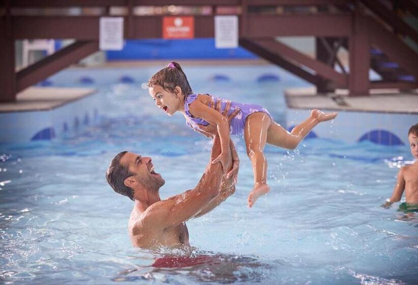 منتجع Hunters Quay Holiday Village