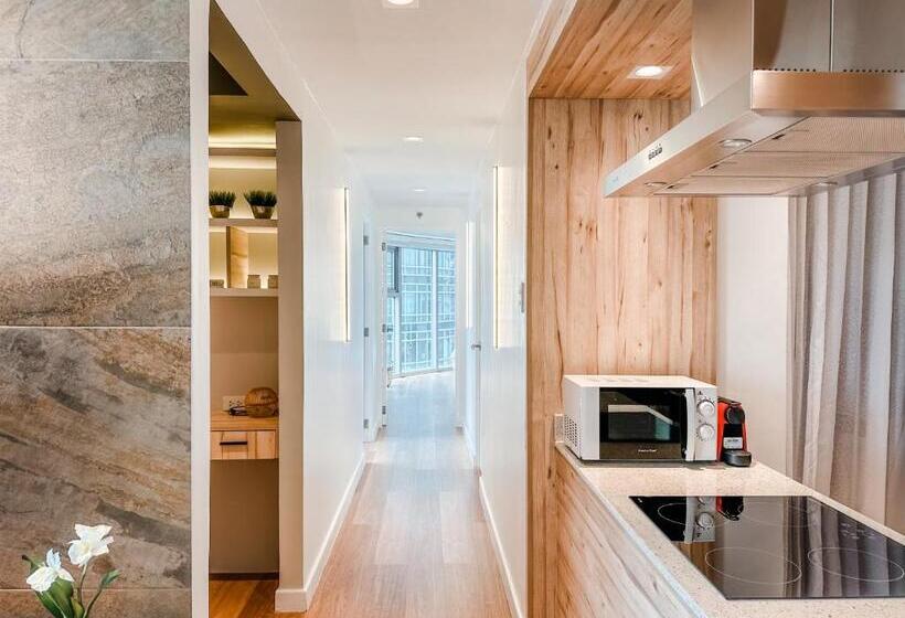 Vibrant Oasis With The Best View + Fast Wifi