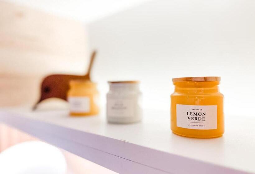 Vibrant Oasis With The Best View + Fast Wifi