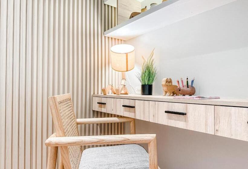 Vibrant Oasis With The Best View + Fast Wifi