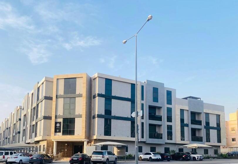 شقة فندقية لاكجري مع بلكونة الملقا