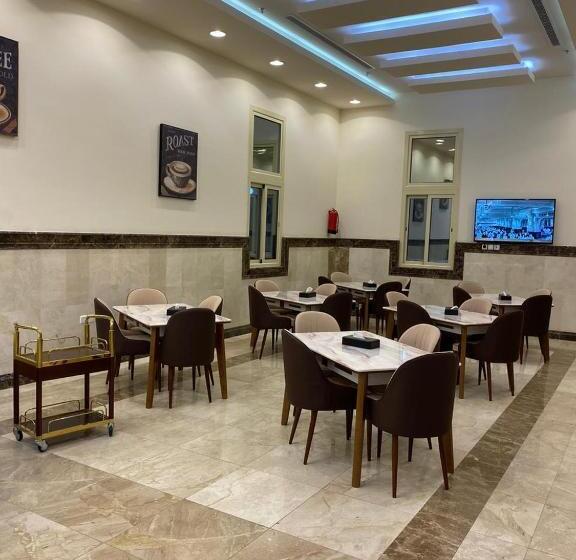 فندق الورد الذهبي