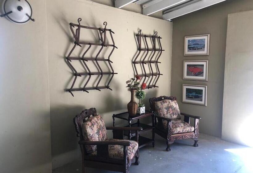 Colenso Lodge B&b