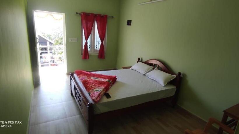مبيت وإفطار Kumaran Homestay