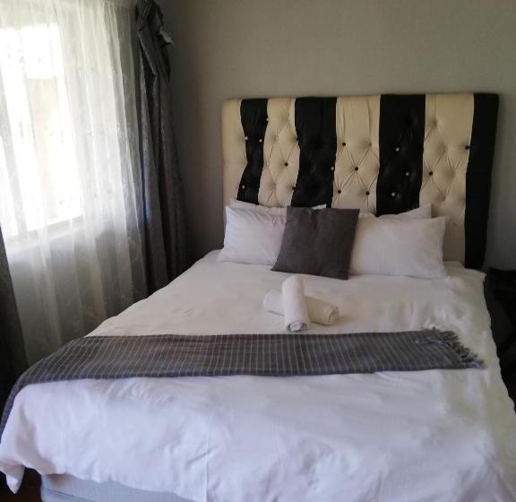 تختخواب و صبحانه Nonesi Lodge