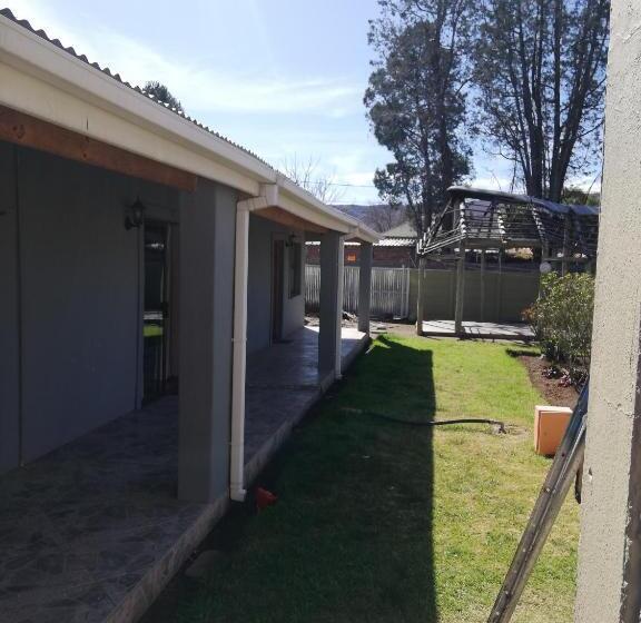 تختخواب و صبحانه Nonesi Lodge