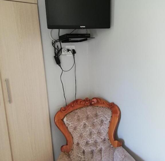 تختخواب و صبحانه Nonesi Lodge