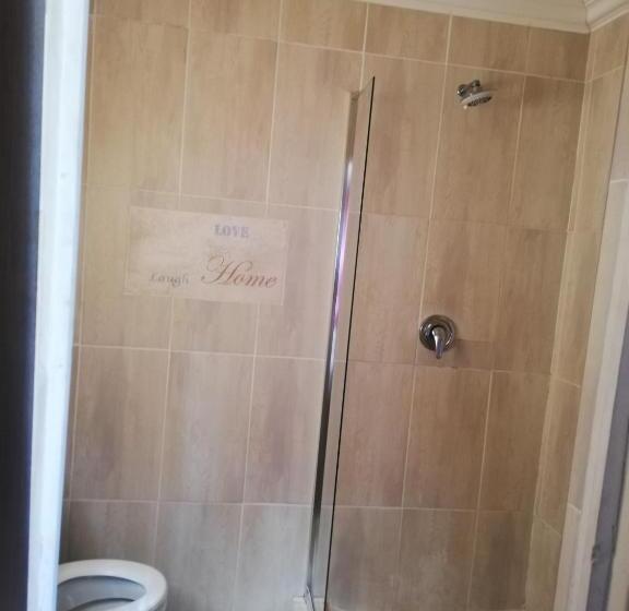 تختخواب و صبحانه Nonesi Lodge