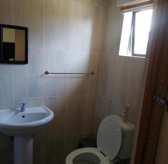 تختخواب و صبحانه Nonesi Lodge