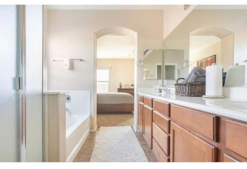 민박 Spring Training And Nascar Racing Room!!