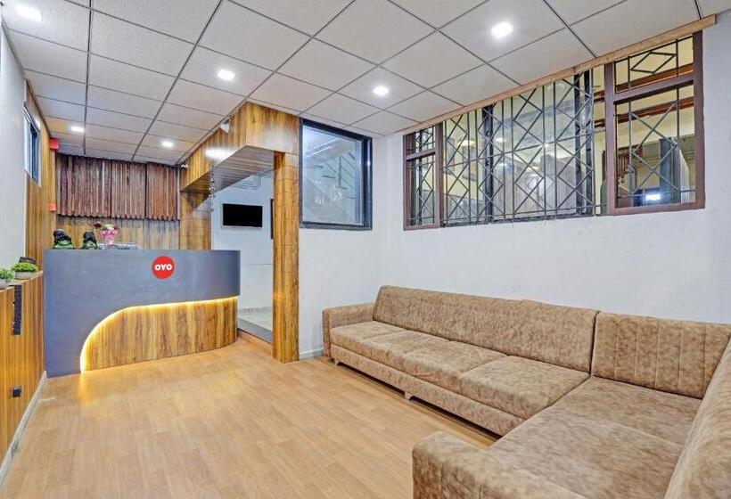 Collection O Hotel Dumas Rooms & Restaurant