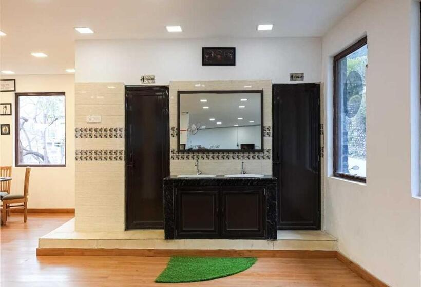 Collection O Hotel Midnight