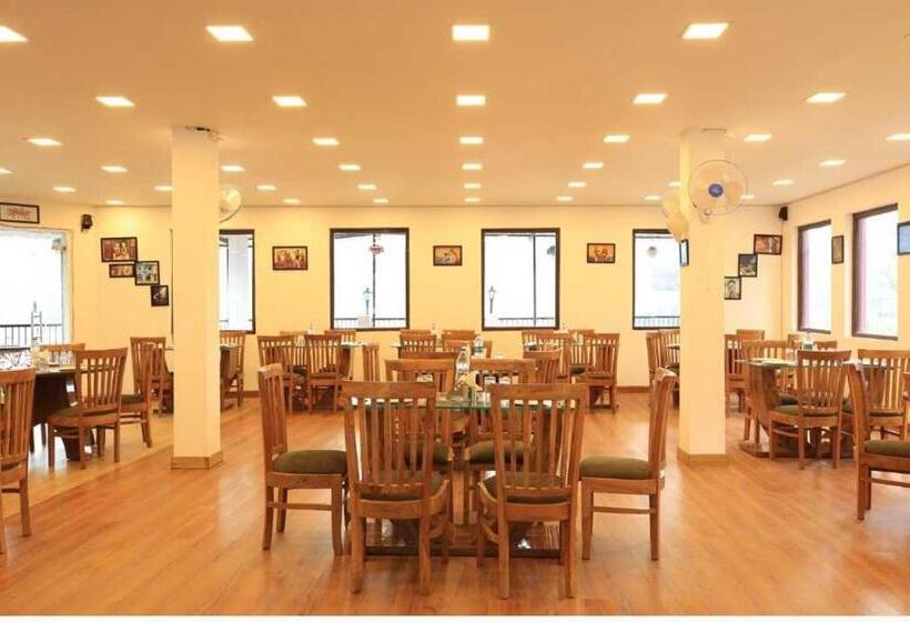 Collection O Hotel Midnight