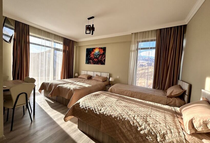 Dandelion Hotel Gudauri