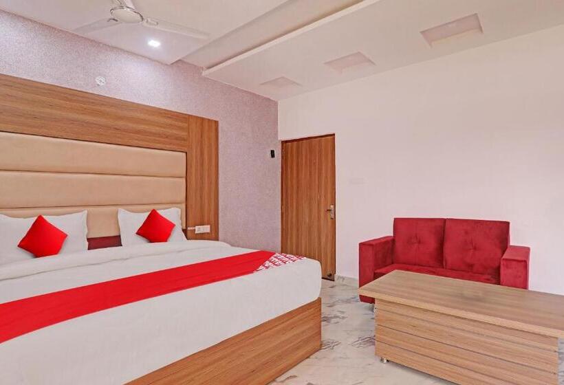 Flagship Hotel The Aryan