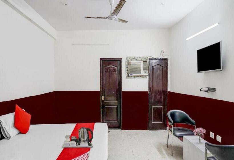 Flagship Premium Hotel Near Botanic Garden Of Indian Republic