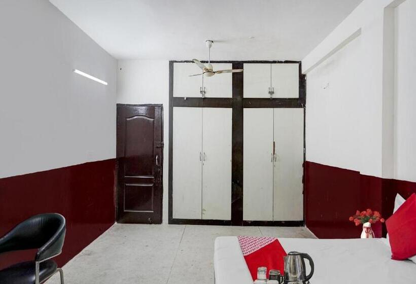 Flagship Premium Hotel Near Botanic Garden Of Indian Republic