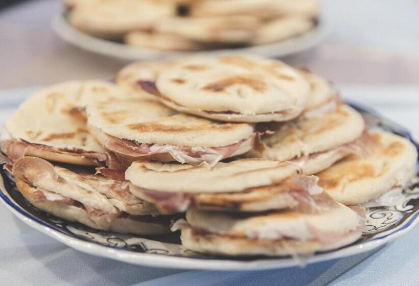 فندق Glicine Ad Antico Casale  700