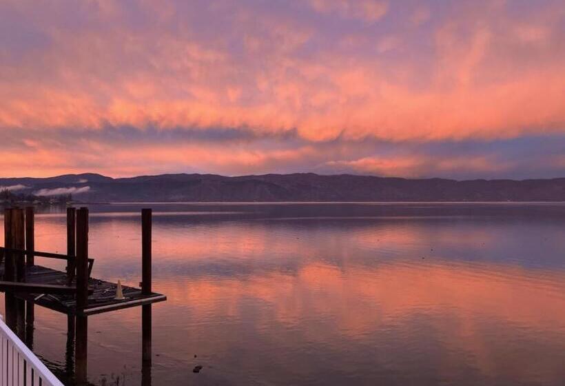 فندق Lake Front Resort