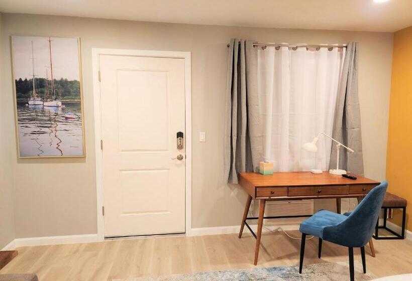 فندق Lake Front Resort