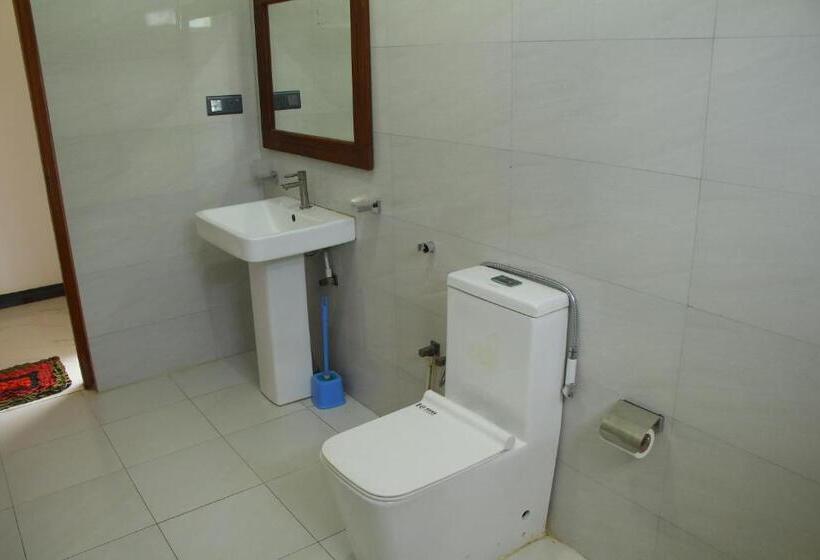 Отель Lihini Beach Villa