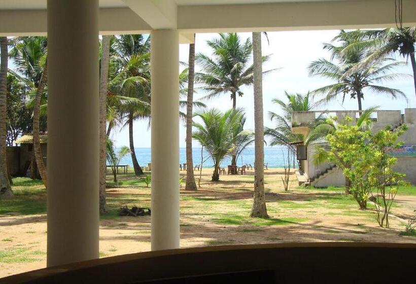 Отель Lihini Beach Villa