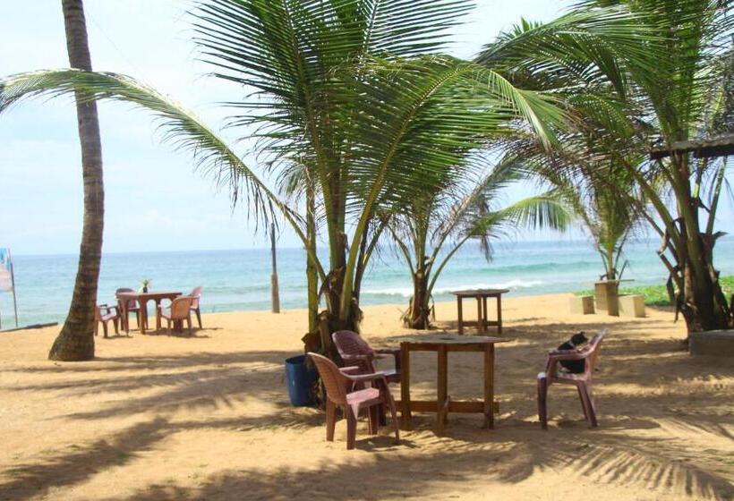 Отель Lihini Beach Villa