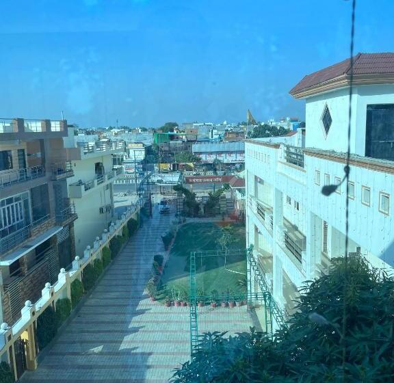 ホテル Mangalam Grand