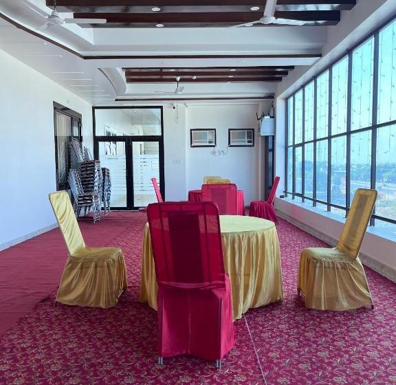 ホテル Mangalam Grand