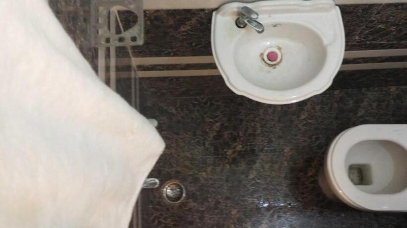 ホテル Oyo 81028 Lohiya Residency