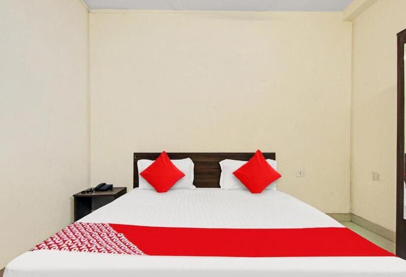 Hotel Oyo Flagship Pleasure Inn Near Haiderpur Metro Station