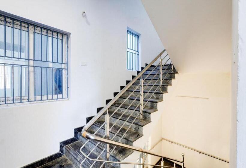 ホテル Oyo Flagship Sri Vishnu Inn