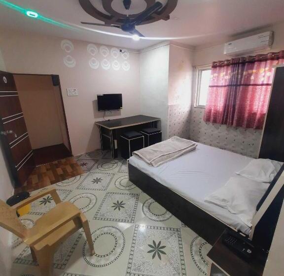 فندق Oyo Galaxy Lodge