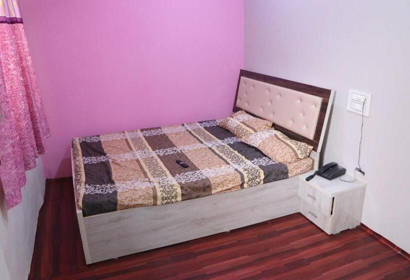 فندق Oyo Galaxy Lodge