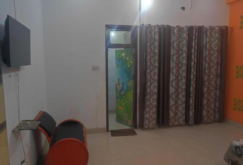 בית מלון כפרי Oyo Rising Star Guest House