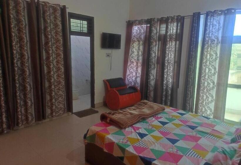 בית מלון כפרי Oyo Rising Star Guest House