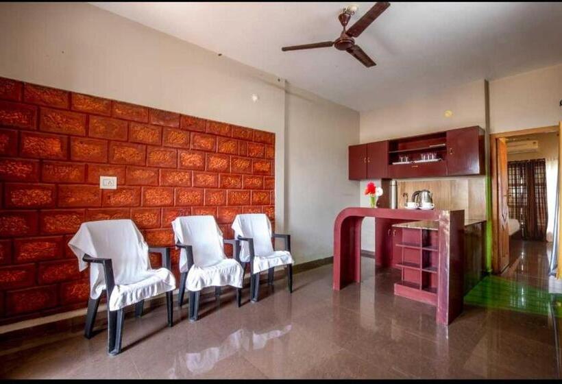 בית מלון כפרי Oyo River View Resort