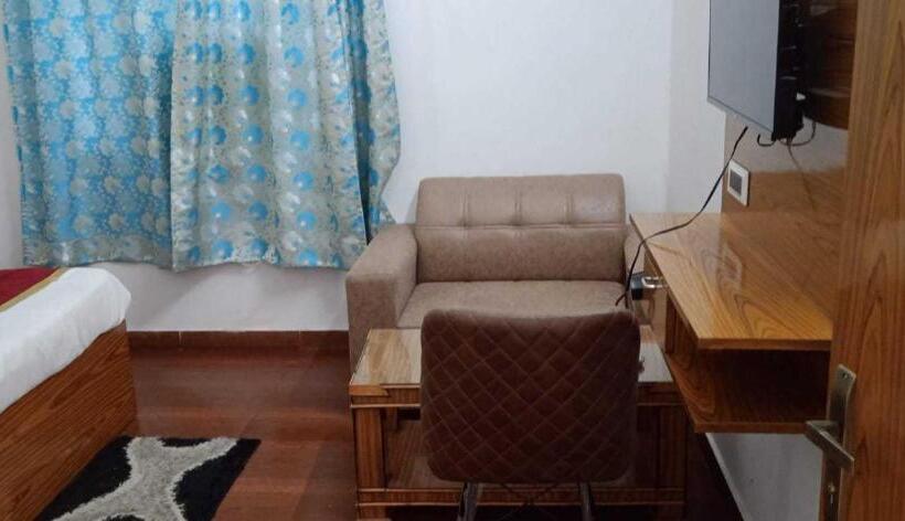 Отель Oyo S P Guest House